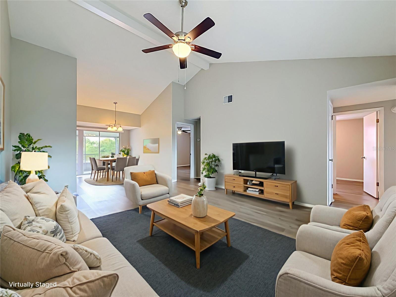 7606 Woodland Oaks Ct Property Photo 4