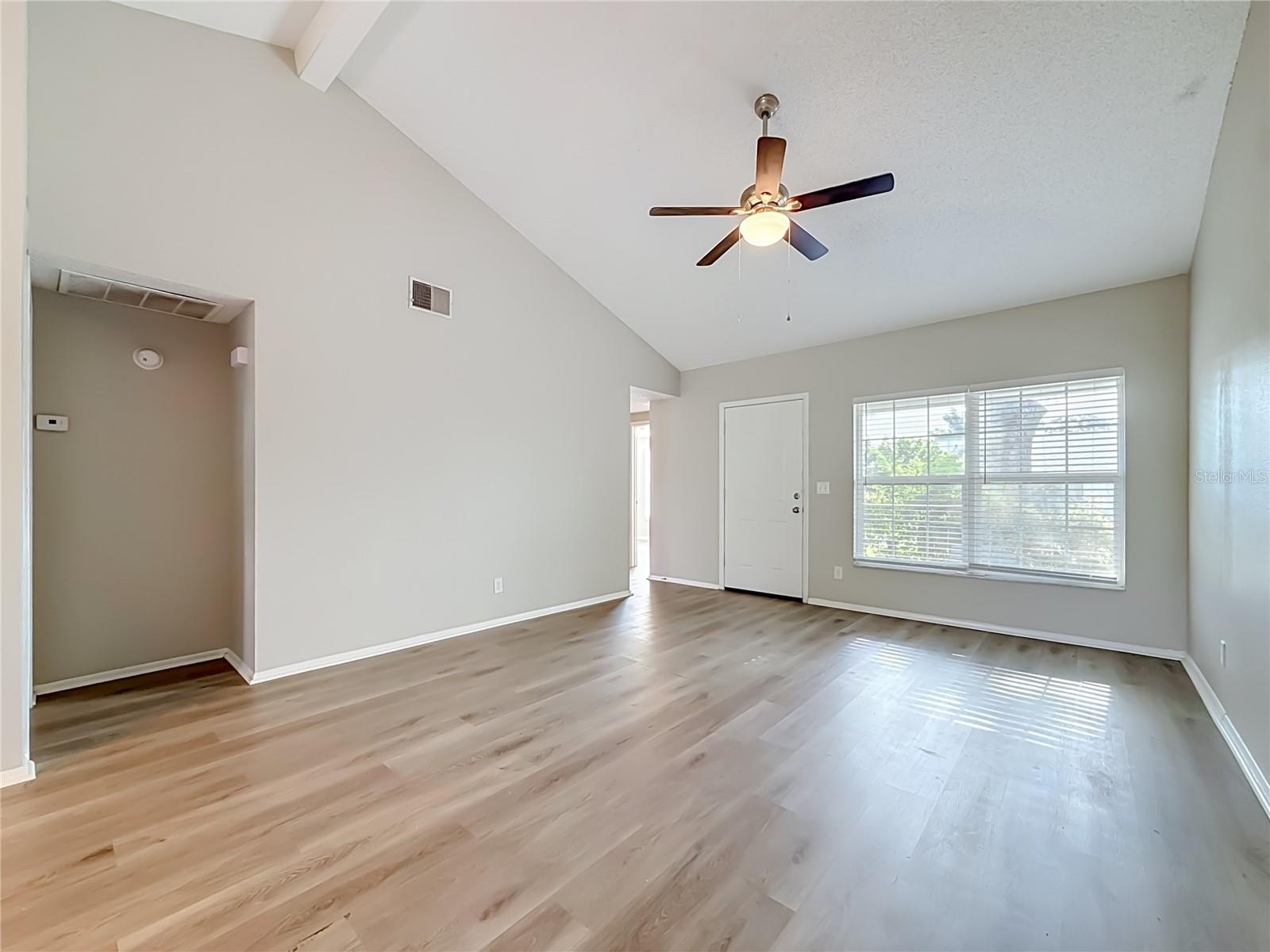 7606 Woodland Oaks Ct Property Photo 5