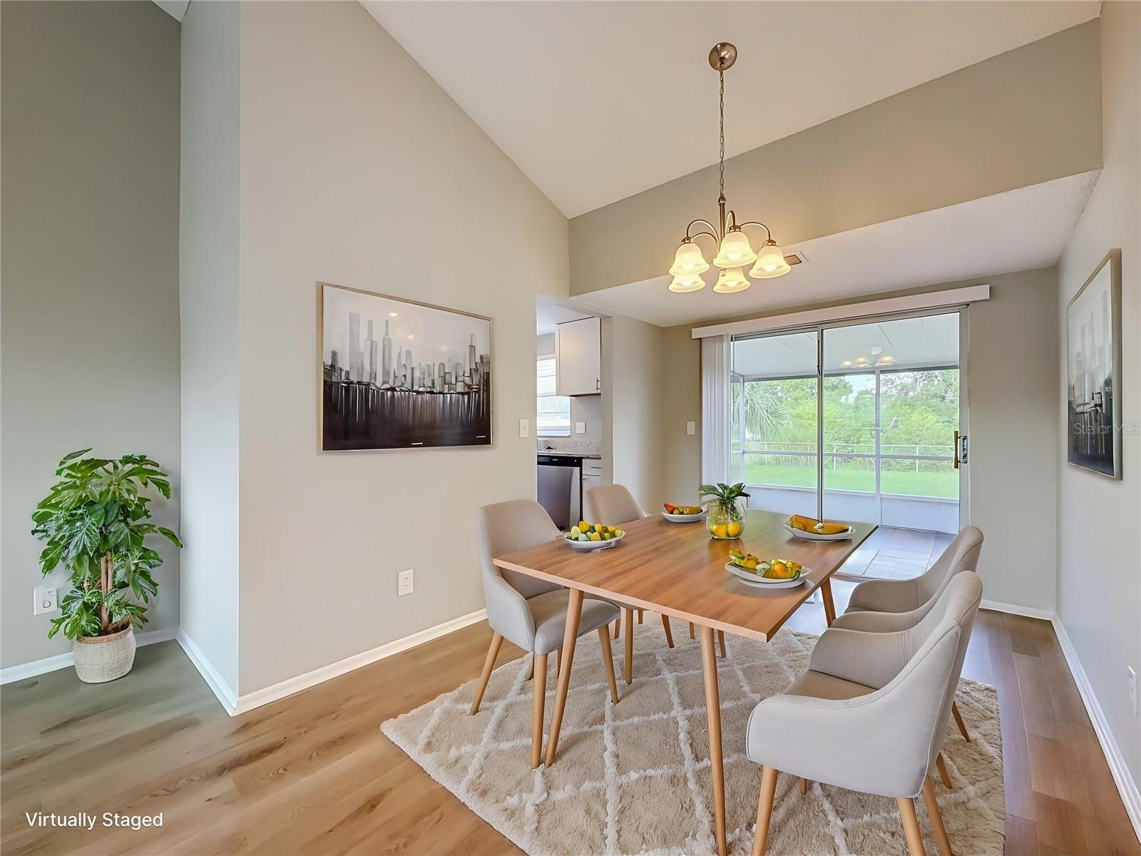 7606 Woodland Oaks Ct Property Photo 6