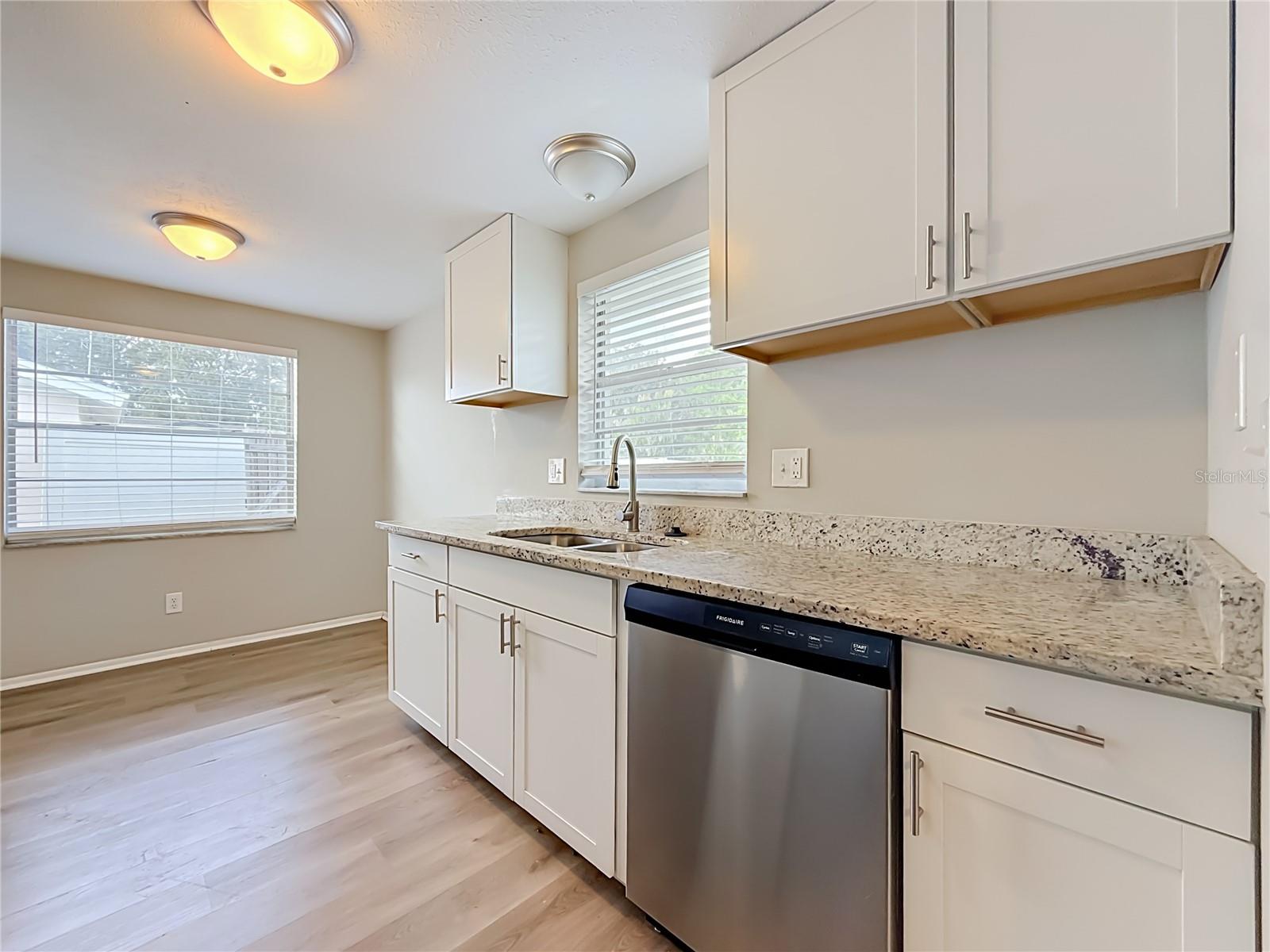 7606 Woodland Oaks Ct Property Photo 9