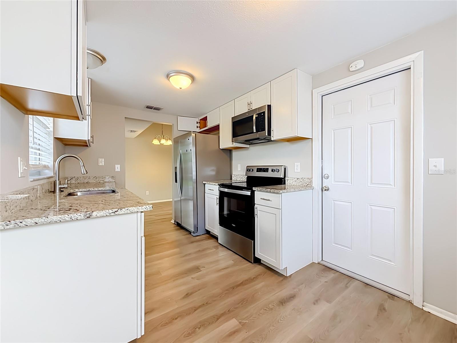 7606 Woodland Oaks Ct Property Photo 12