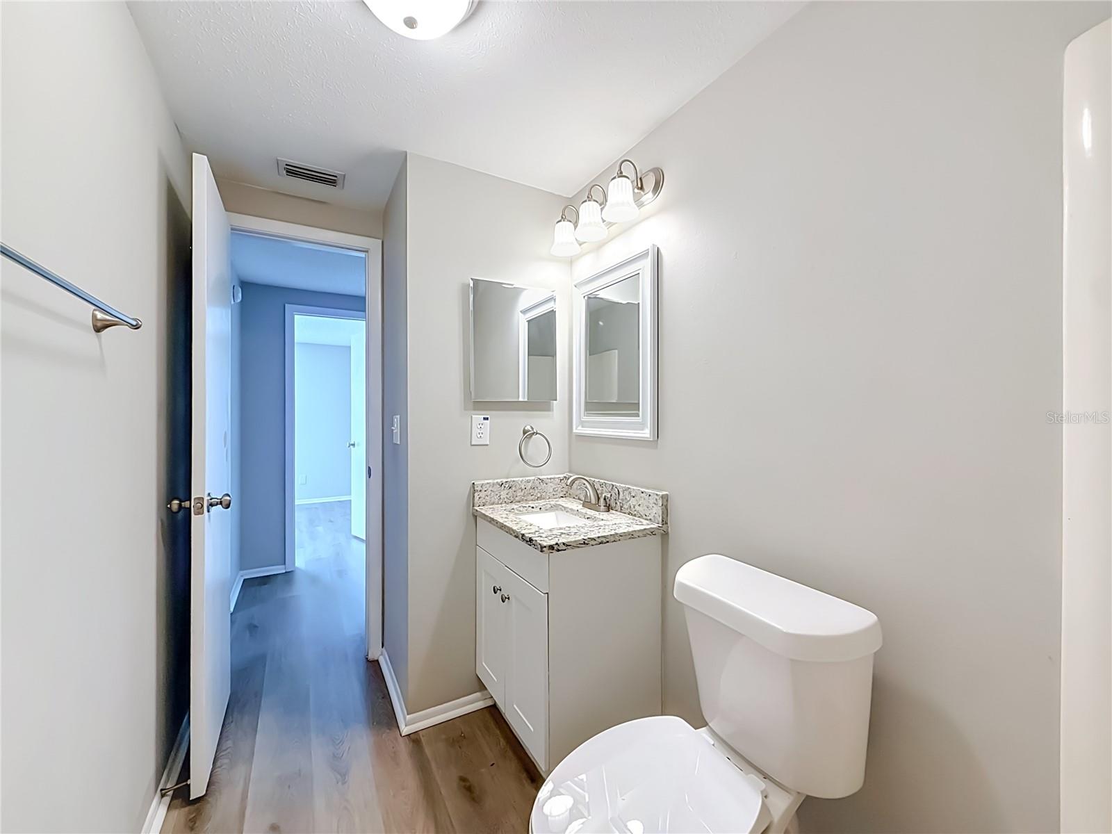 7606 Woodland Oaks Ct Property Photo 25