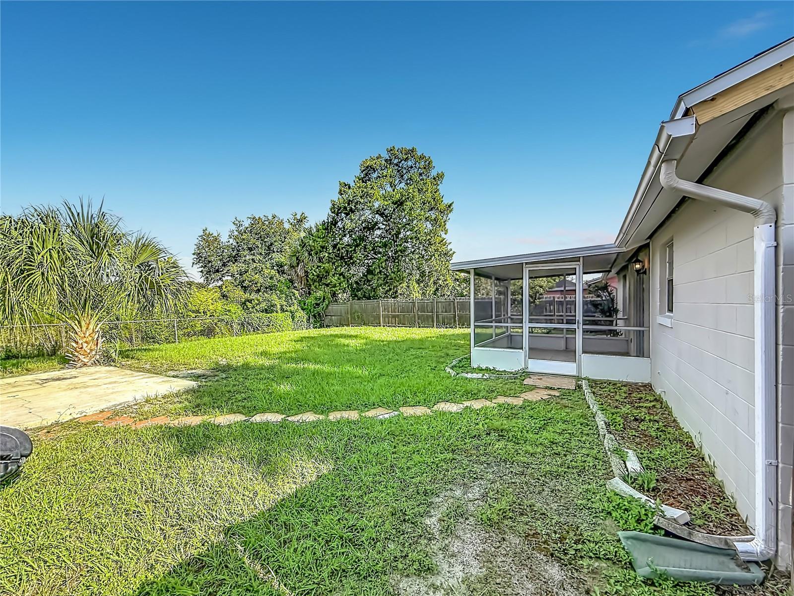 7606 Woodland Oaks Ct Property Photo 27
