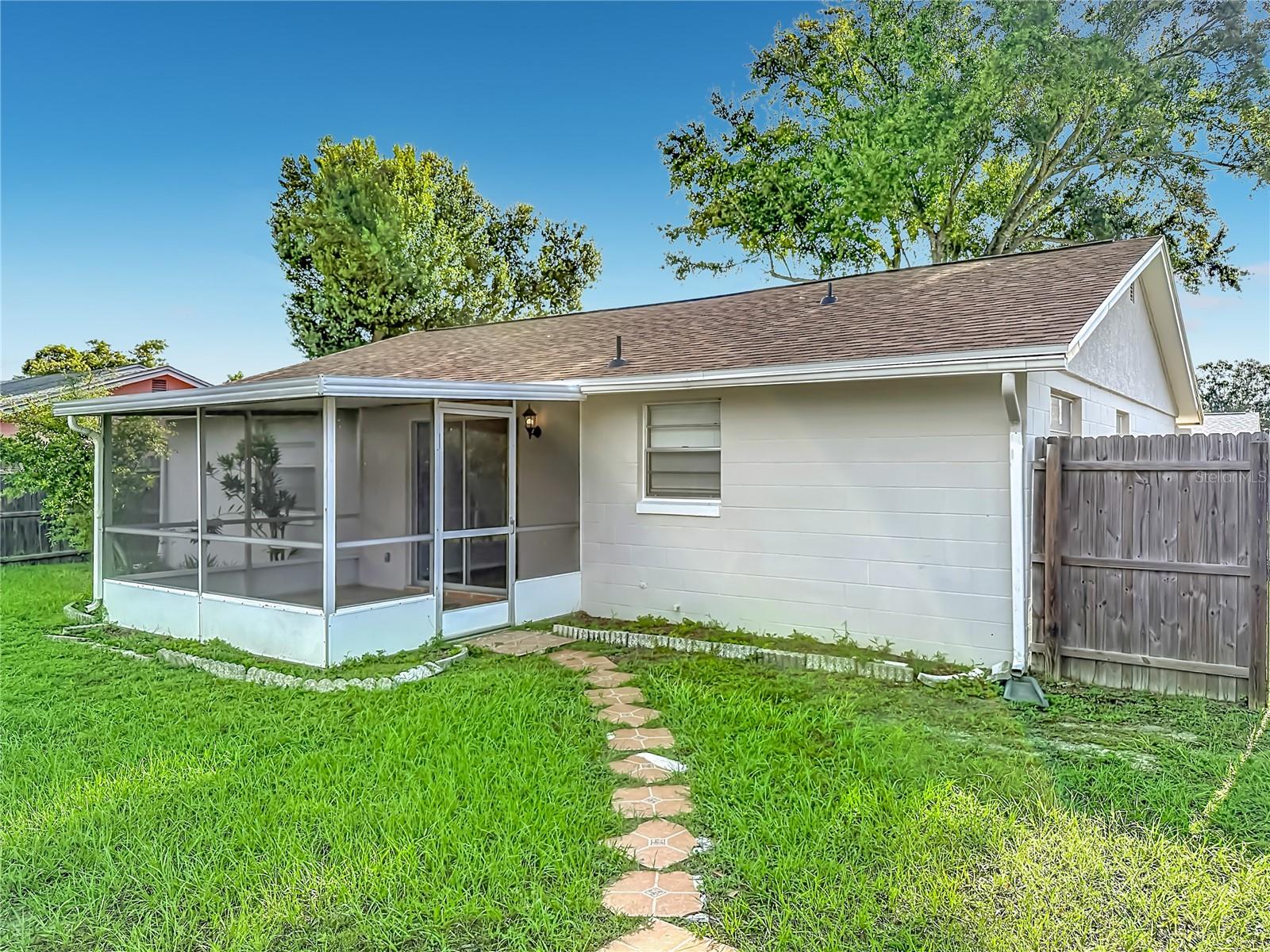 7606 Woodland Oaks Ct Property Photo 28