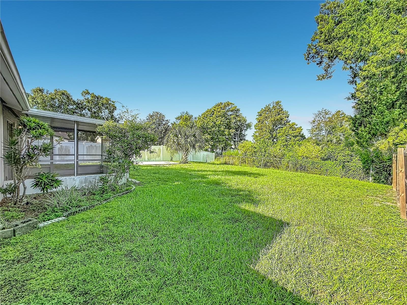 7606 Woodland Oaks Ct Property Photo 29