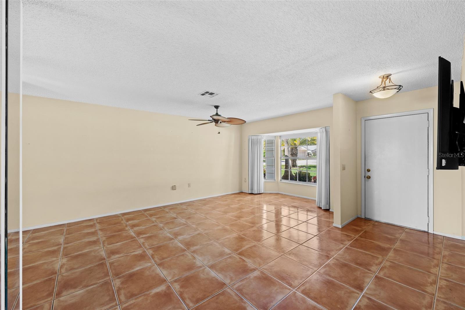 8643 Gold Pine Dr Property Photo 4