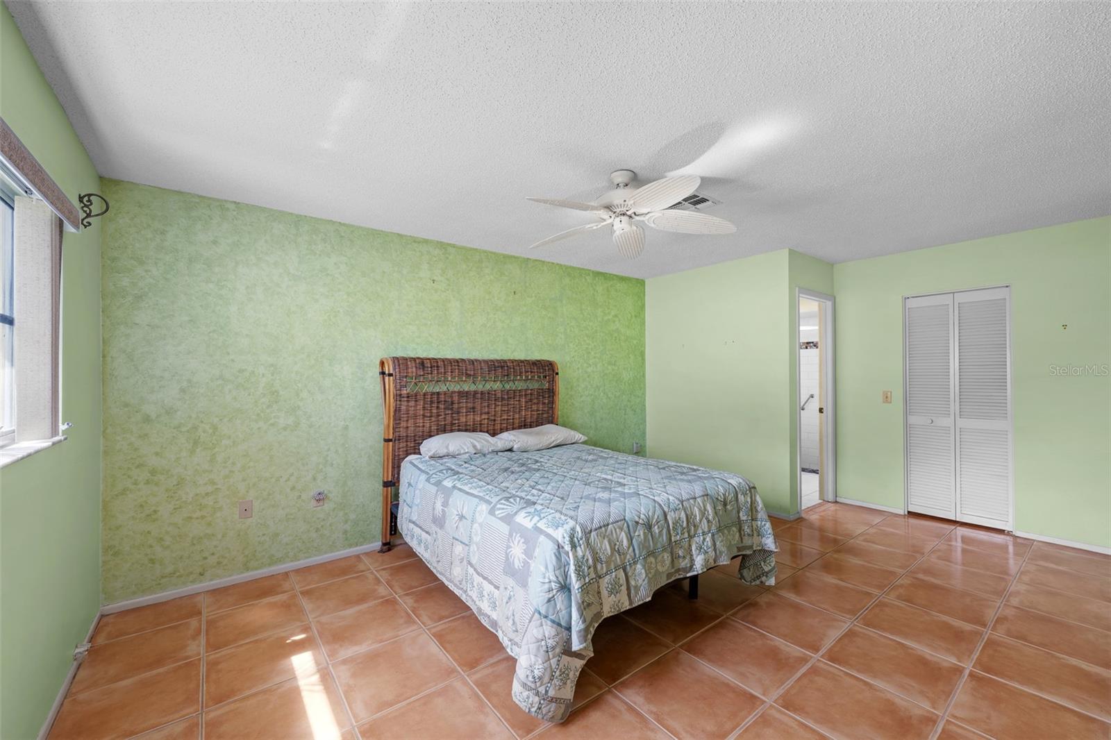 8643 Gold Pine Dr Property Photo 6