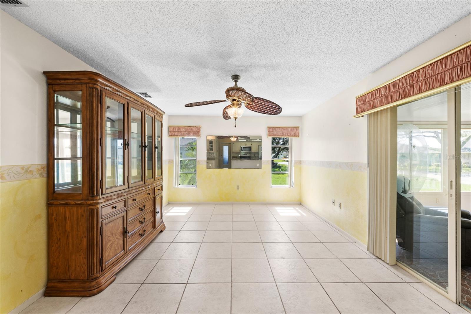 8643 Gold Pine Dr Property Photo 11