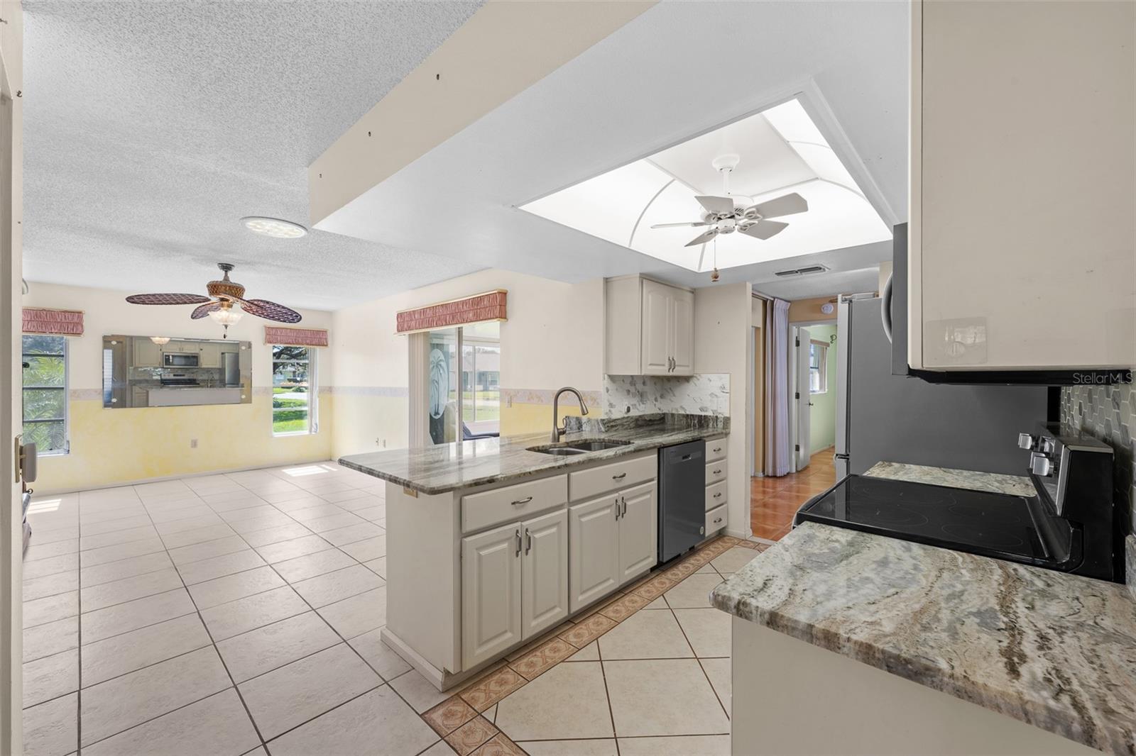8643 Gold Pine Dr Property Photo 14