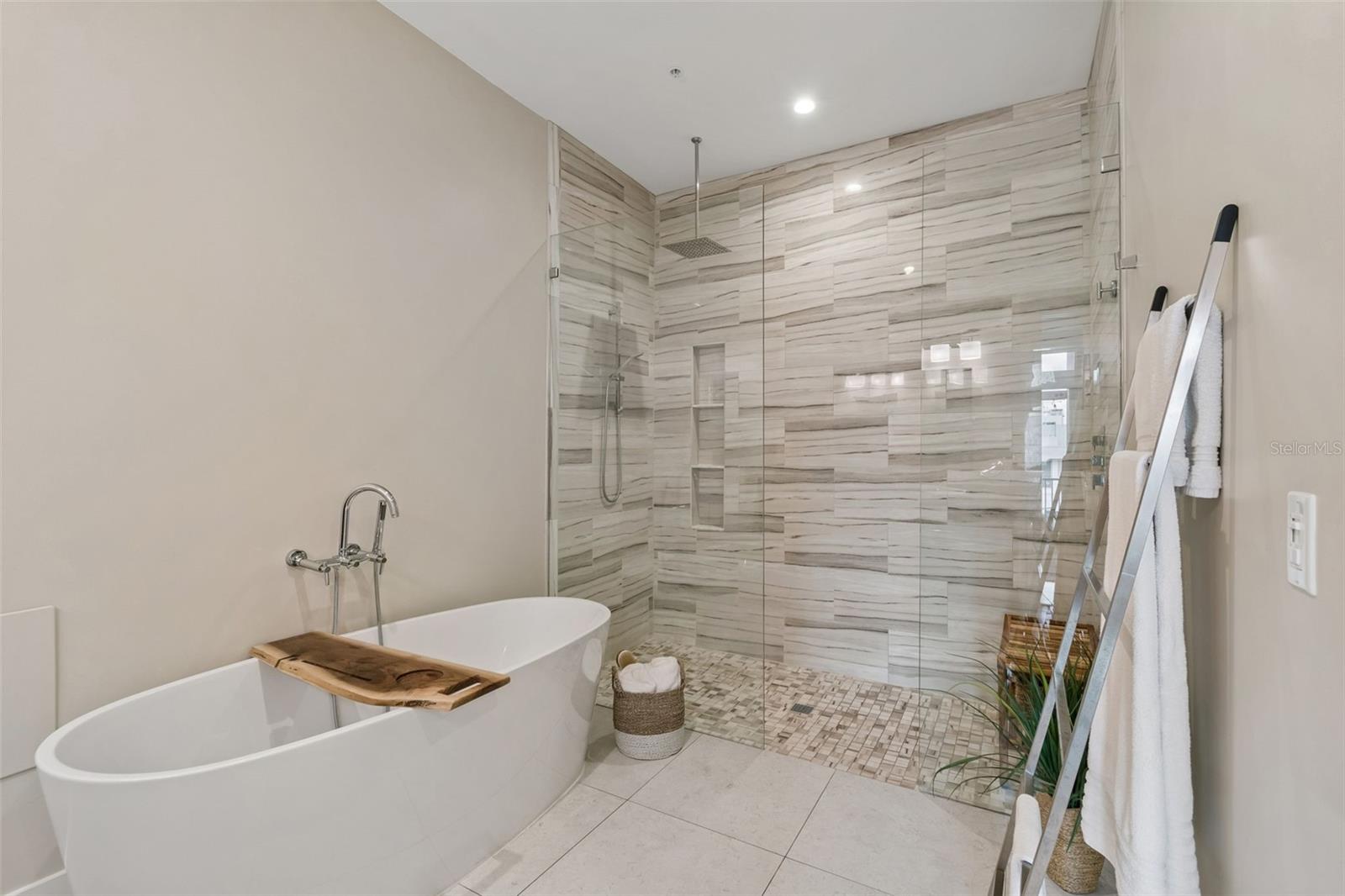 91 Davis Blvd #301 Property Photo 39
