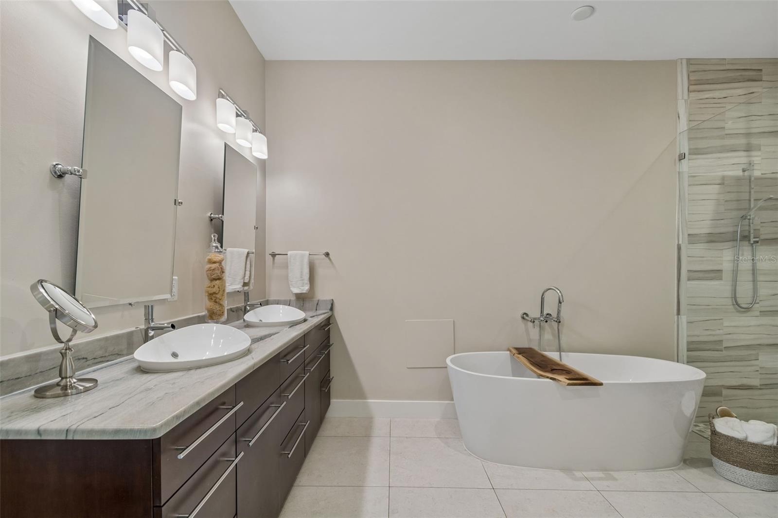 91 Davis Blvd #301 Property Photo 40