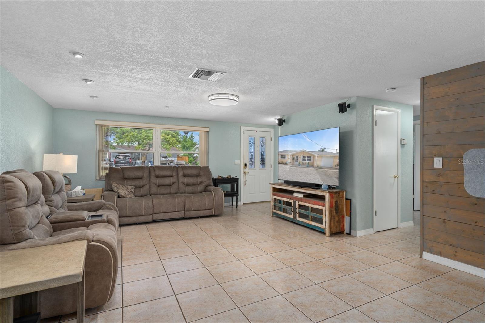 5410 Flora Ave Property Photo 12