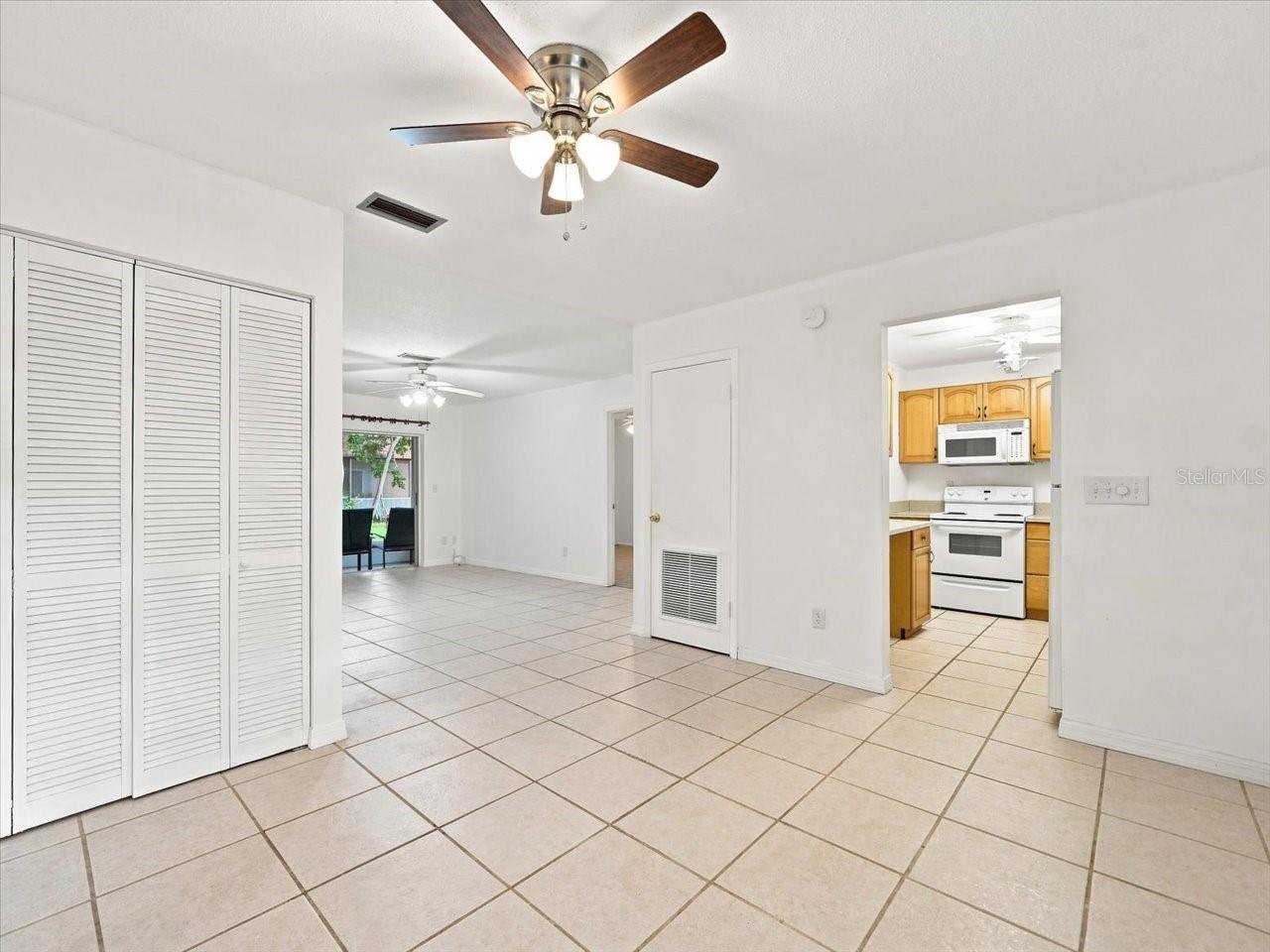 9812 85th Way Property Photo 6