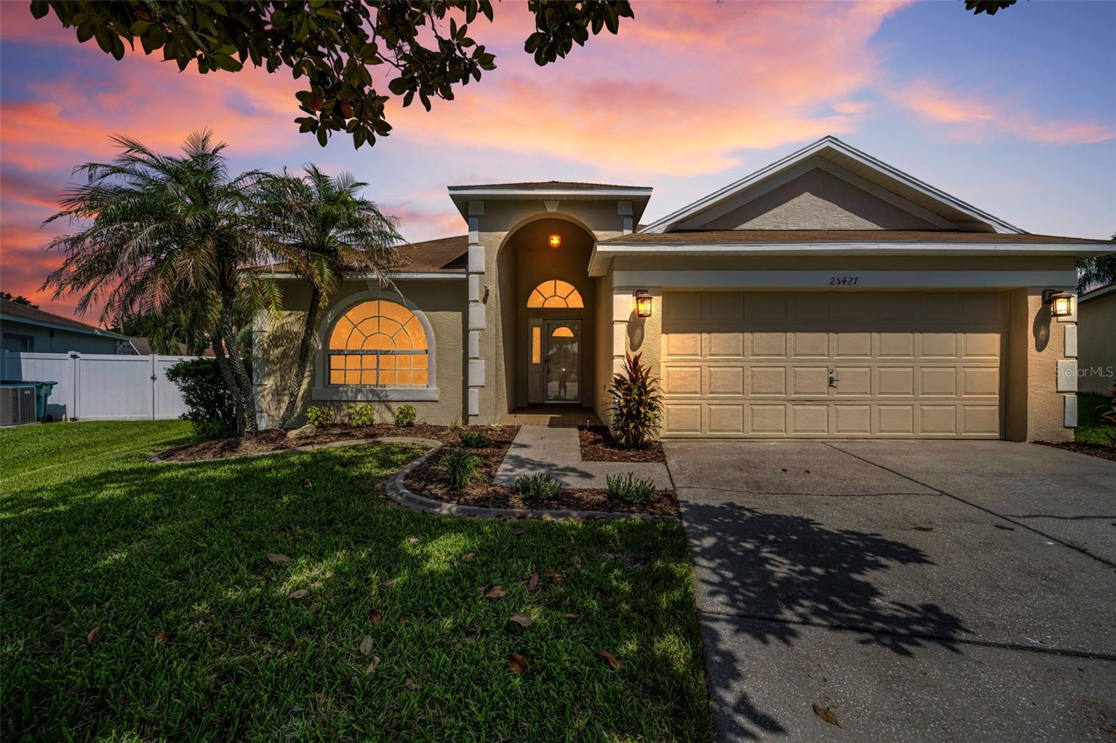 25427 Seven Rivers Cir Property Photo 2