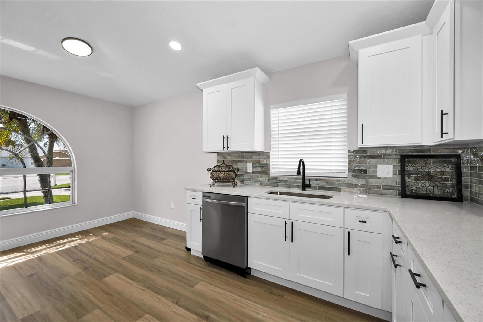 25427 Seven Rivers Cir Property Photo 29