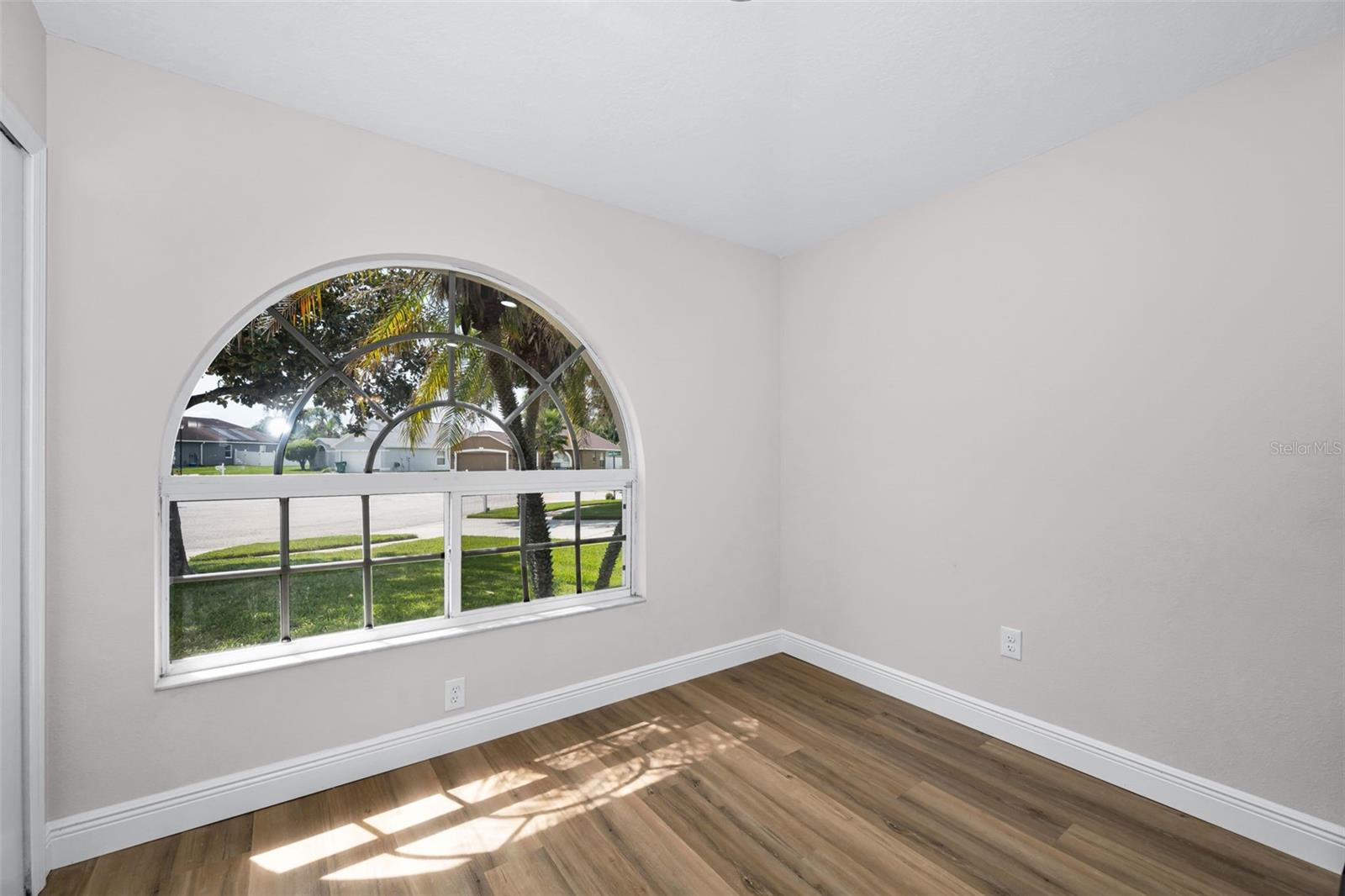 25427 Seven Rivers Cir Property Photo 37