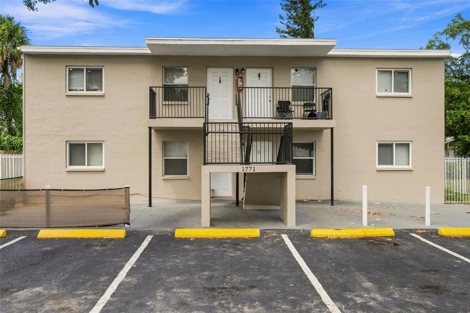 1771 RUSSELL ST S #1 Property Photo 1