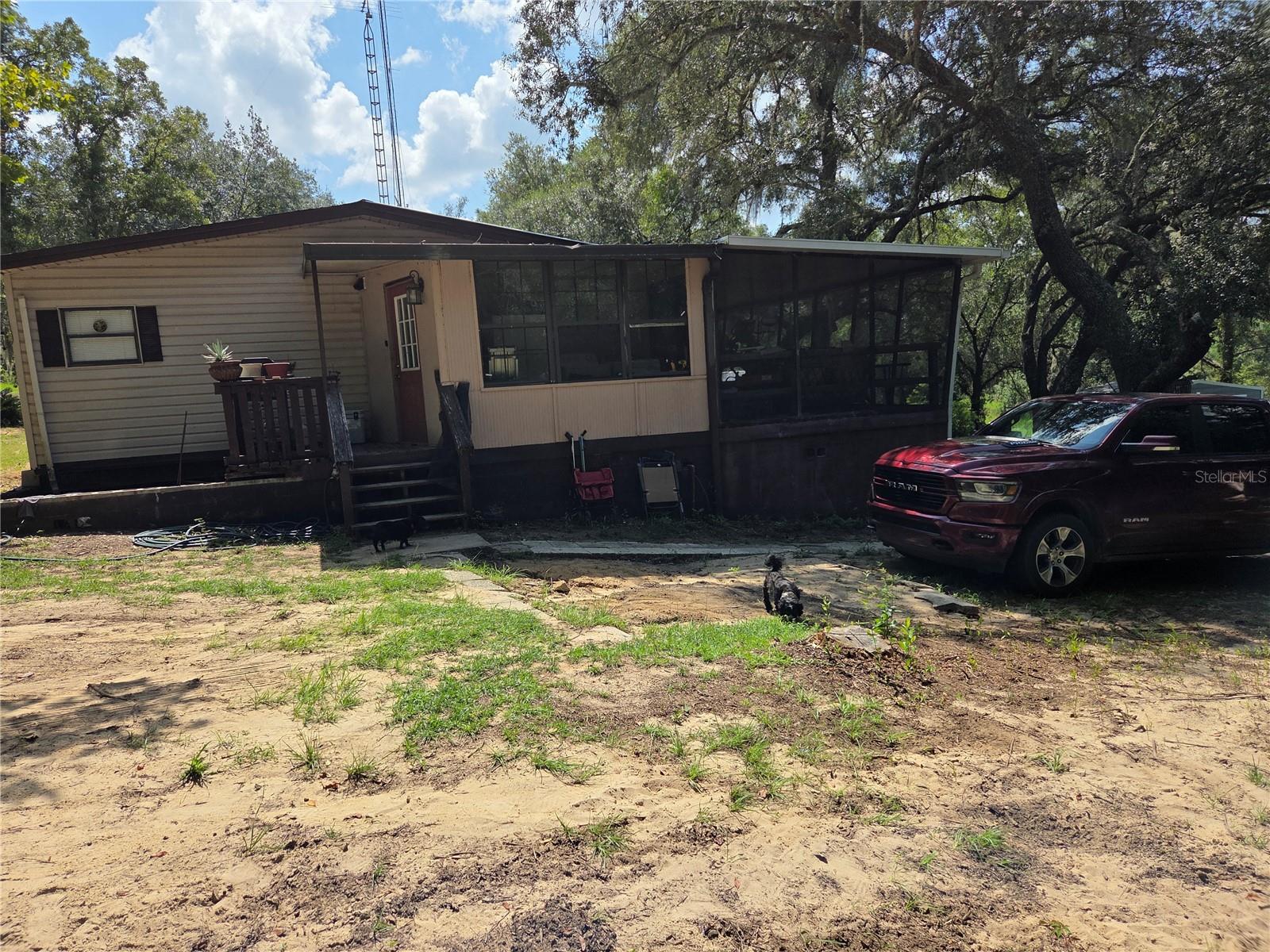 1607 Twin Lakes Blvd Property Photo 2