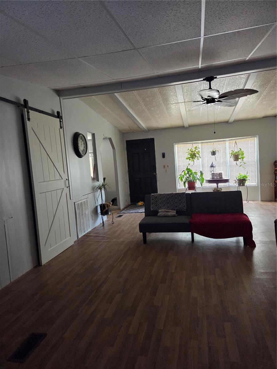 1607 Twin Lakes Blvd Property Photo 6