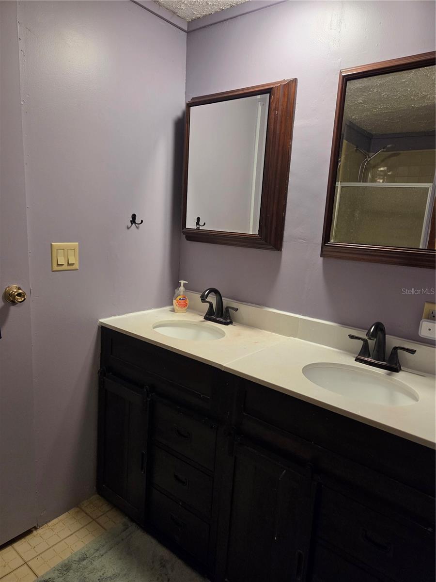 1607 Twin Lakes Blvd Property Photo 12