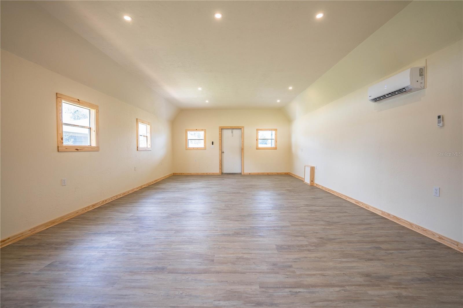 6419 English Creek Dr Property Photo 12