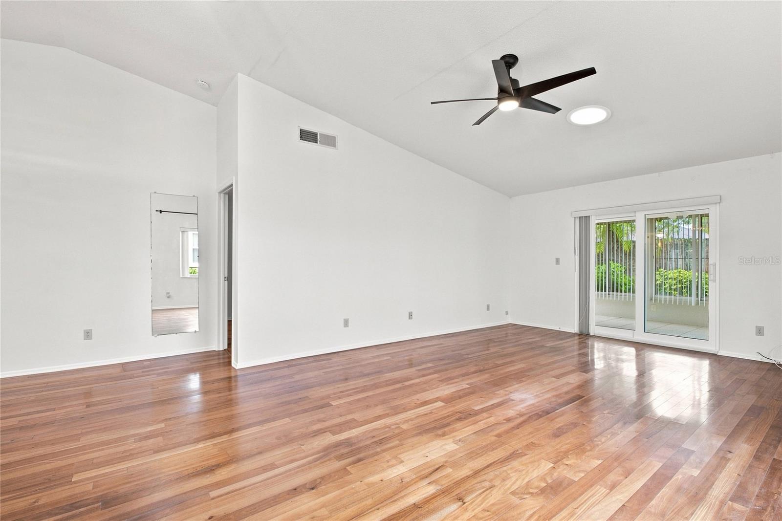 3300 Mcmath Dr Property Photo 8