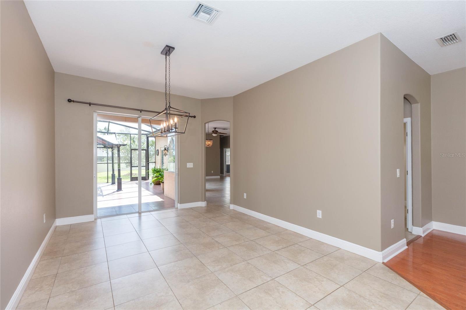 11544 Pine Hollow Way Property Photo 6