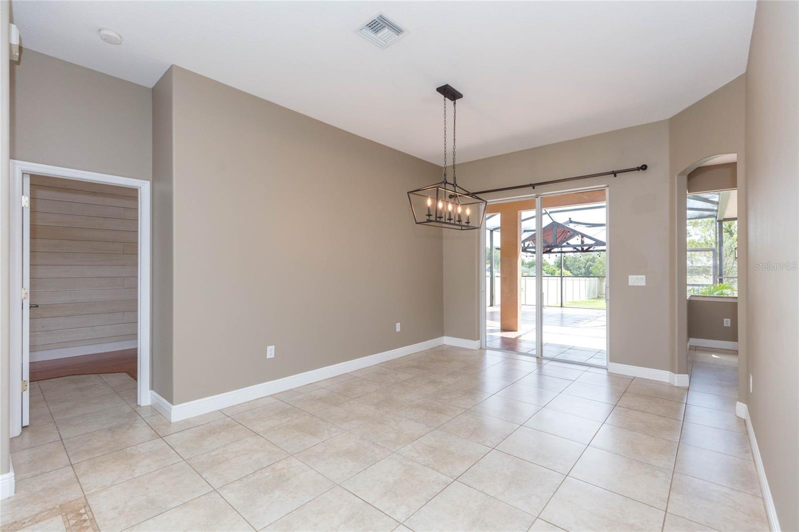 11544 Pine Hollow Way Property Photo 7