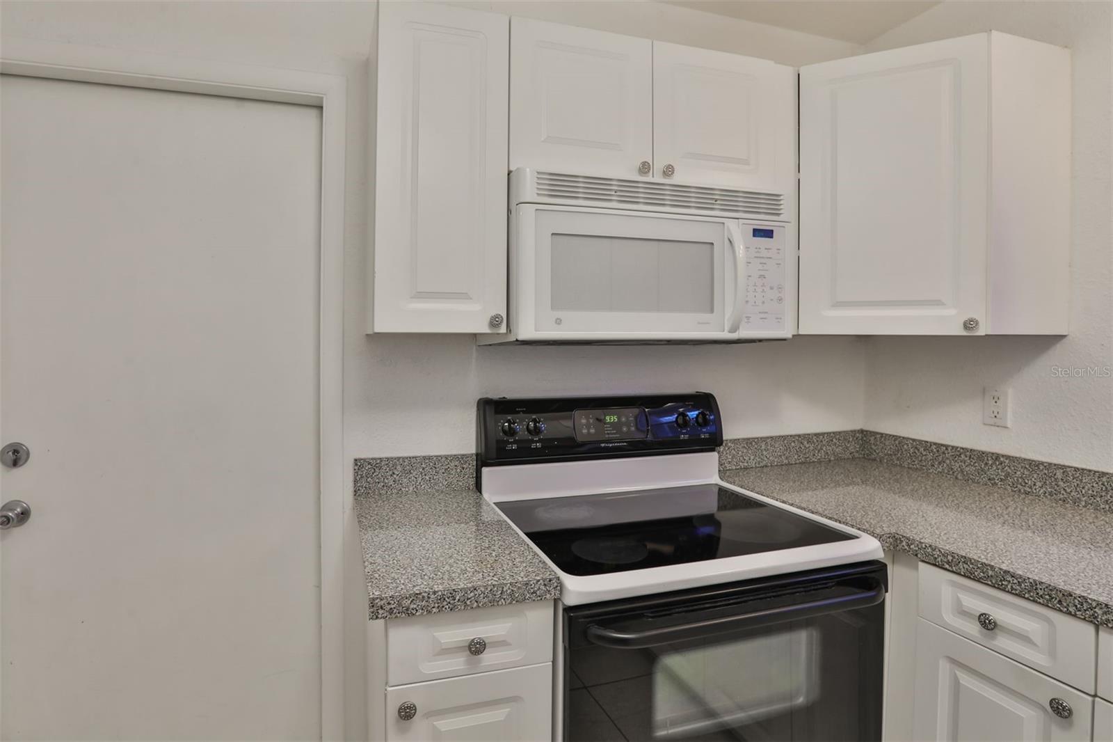 720 Palmer Ln Property Photo 8