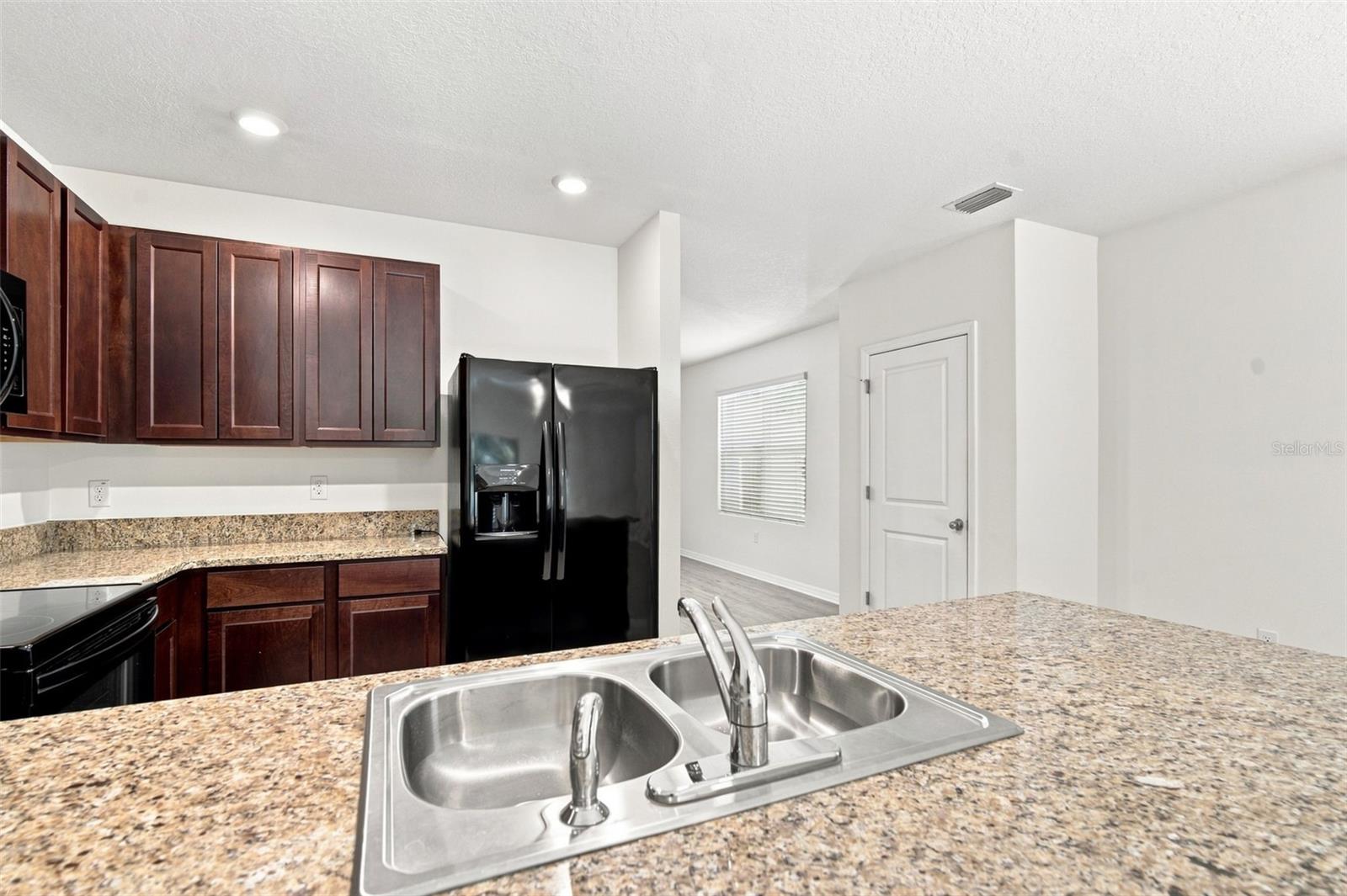 10920 Carlton Fields Dr Property Photo 16