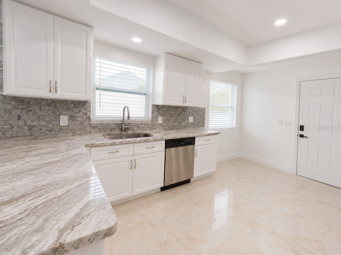9203 Camino Villa Blvd Property Photo 6
