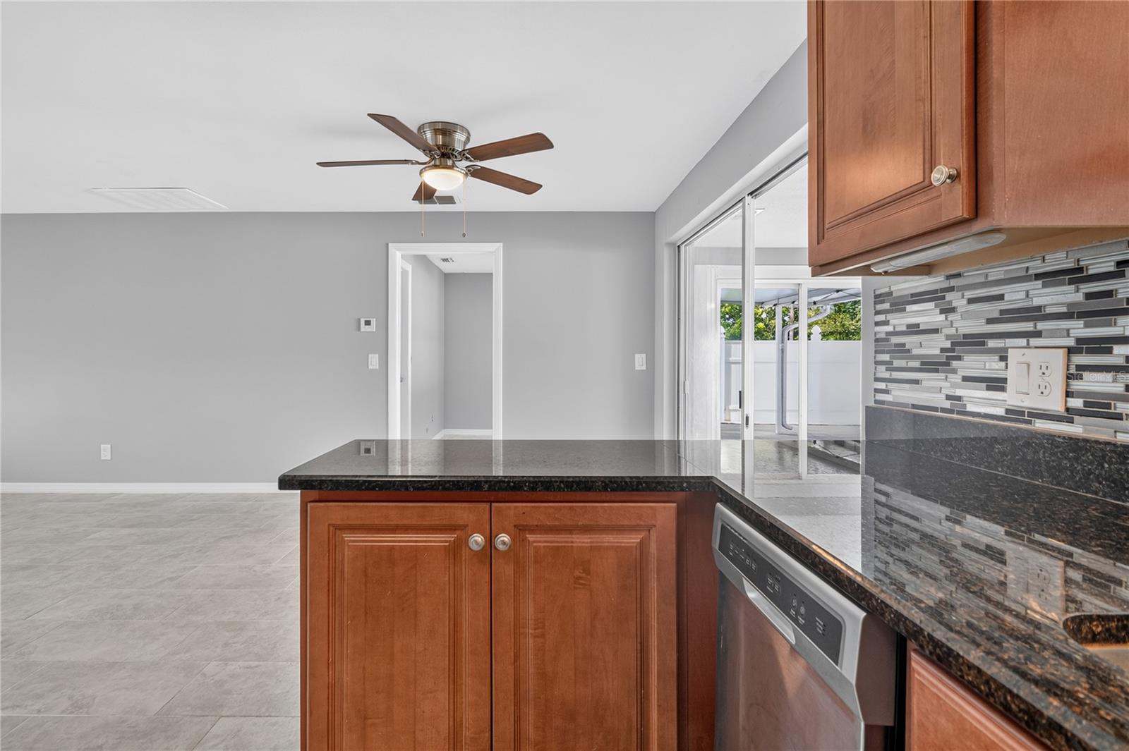 487 Lake Hill Ln Property Photo 16