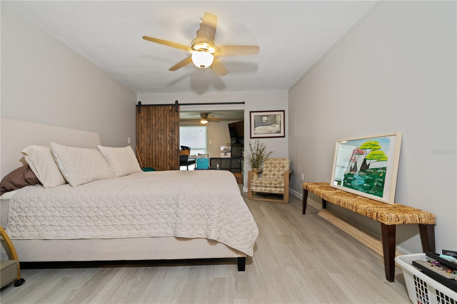 2780 N Riverside Dr #805 Property Photo 25