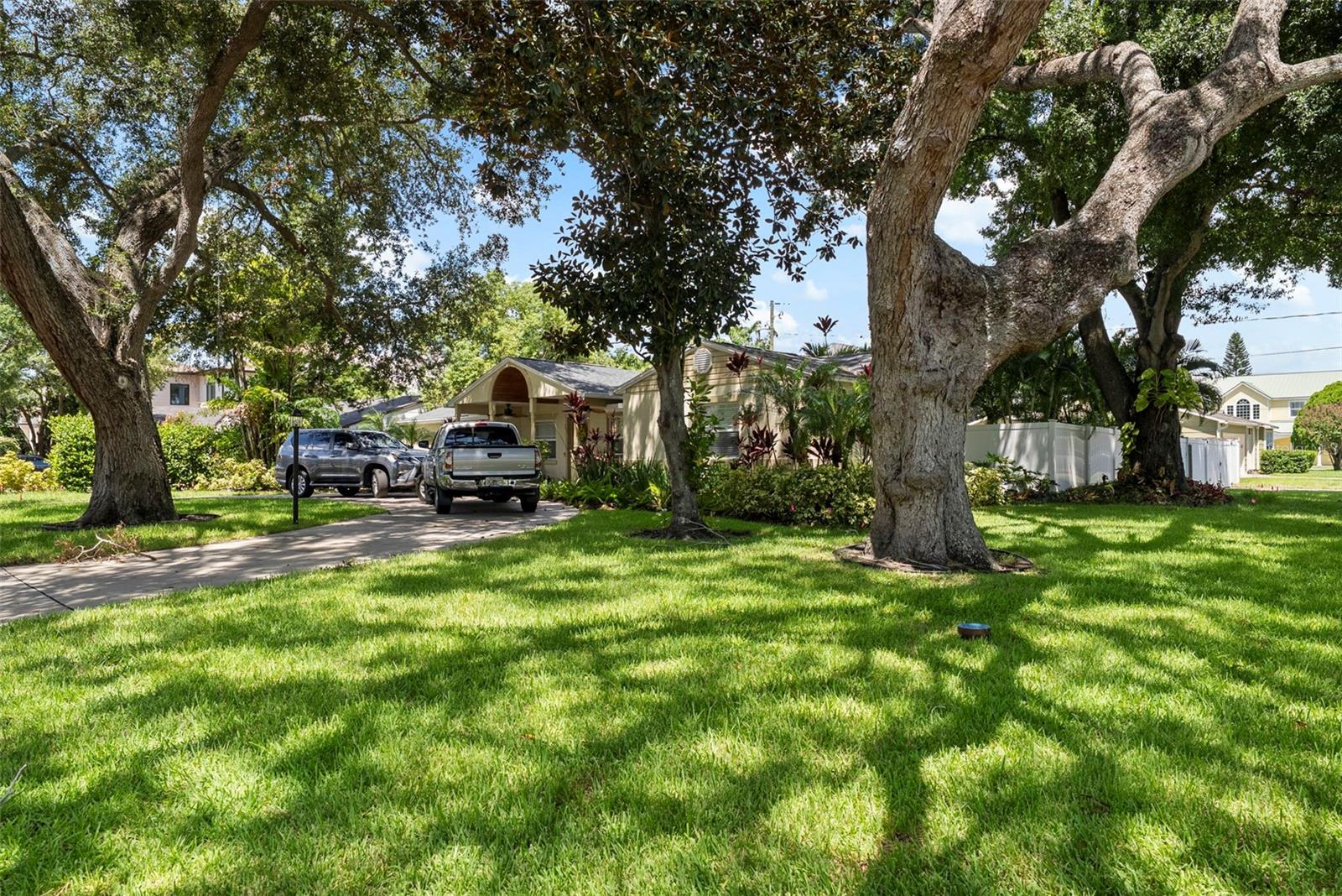 3401 W Sevilla St Property Photo 9