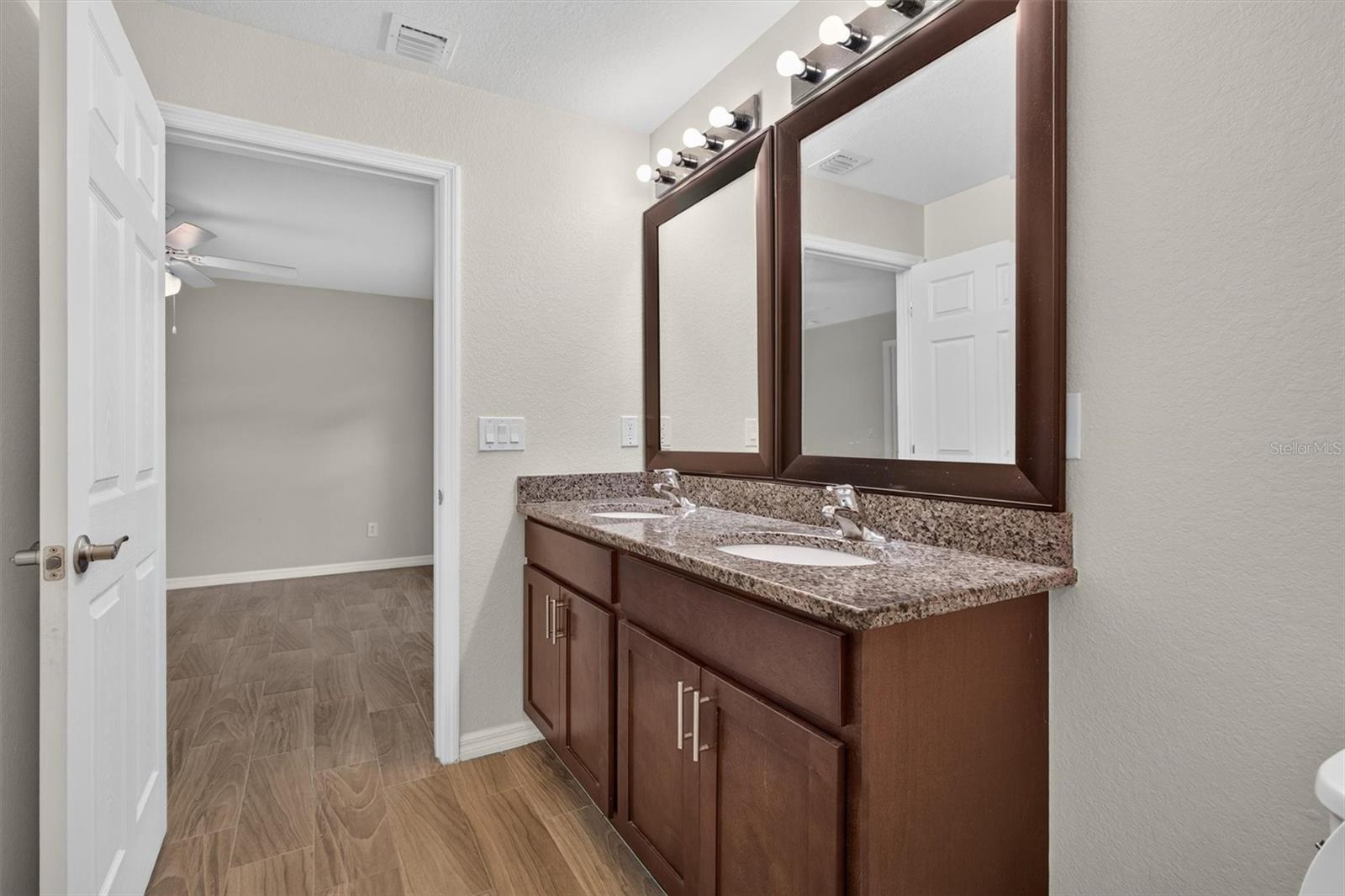 5008 S Obispo Cir Property Photo 21