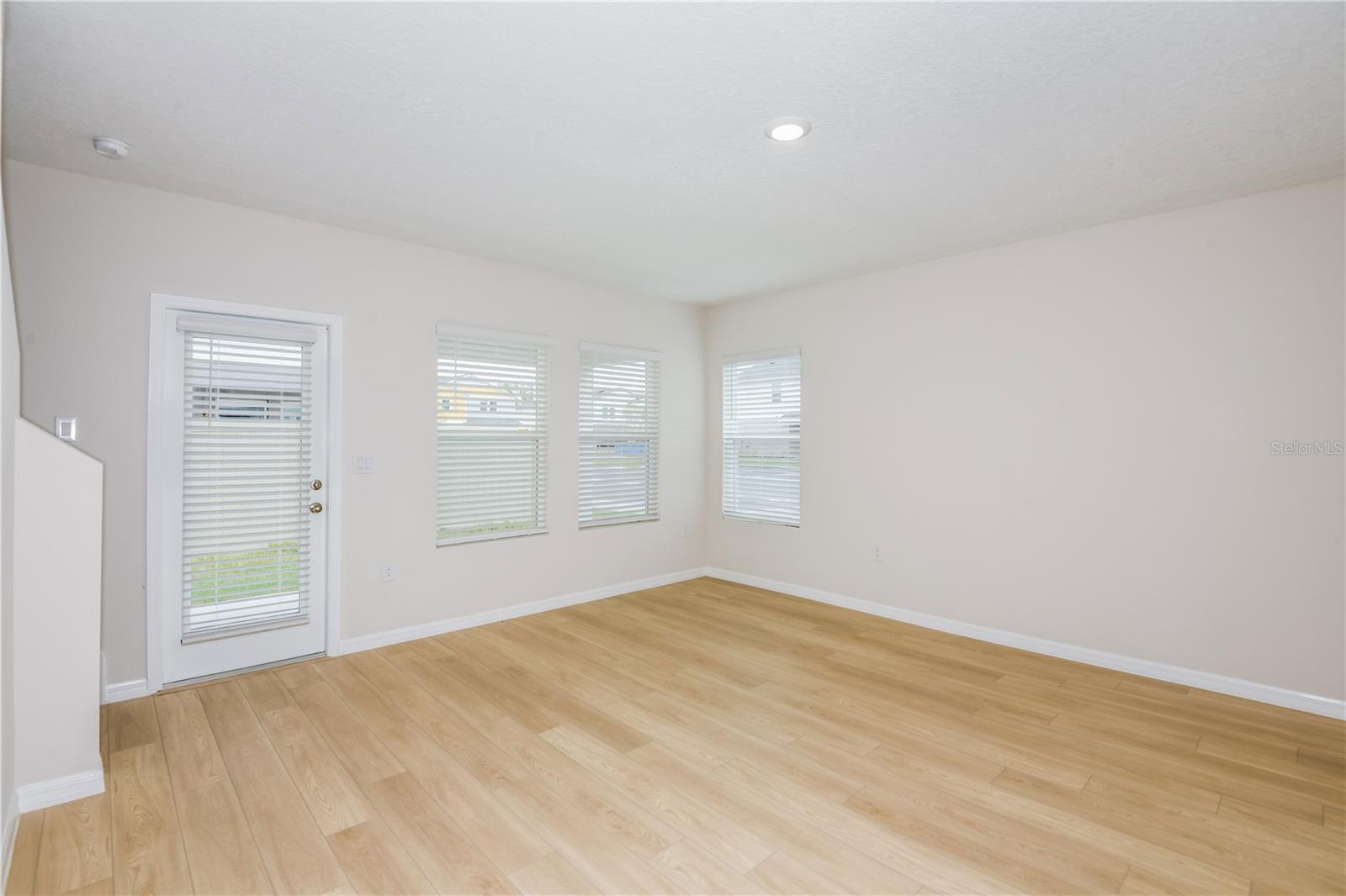9867 Pelican Coast Dr Property Photo 15