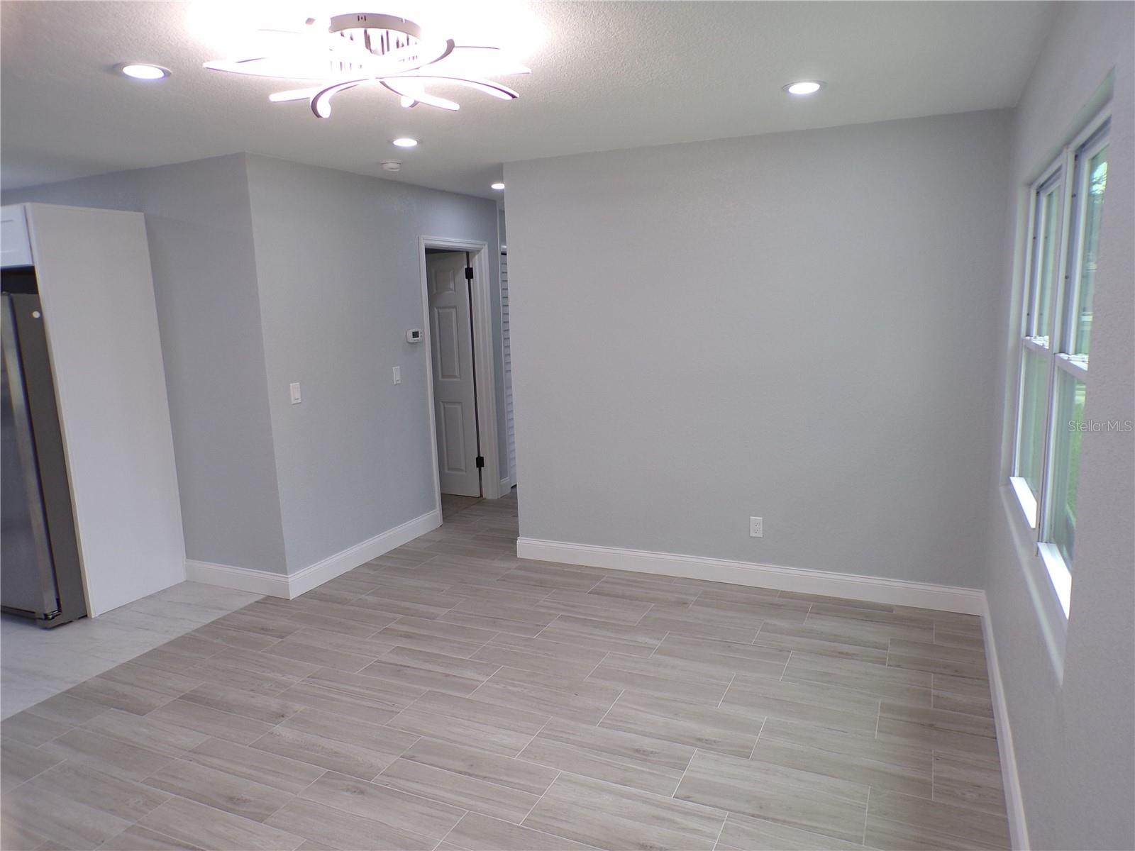 13674 120th Ln Property Photo 5