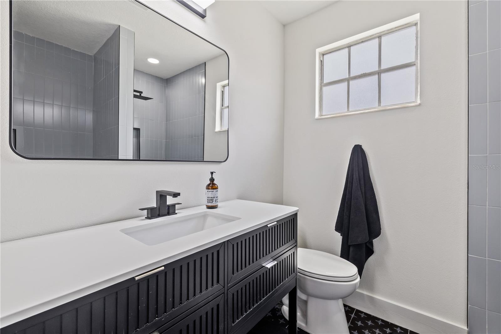 2202 N Glen Ave Property Photo 13