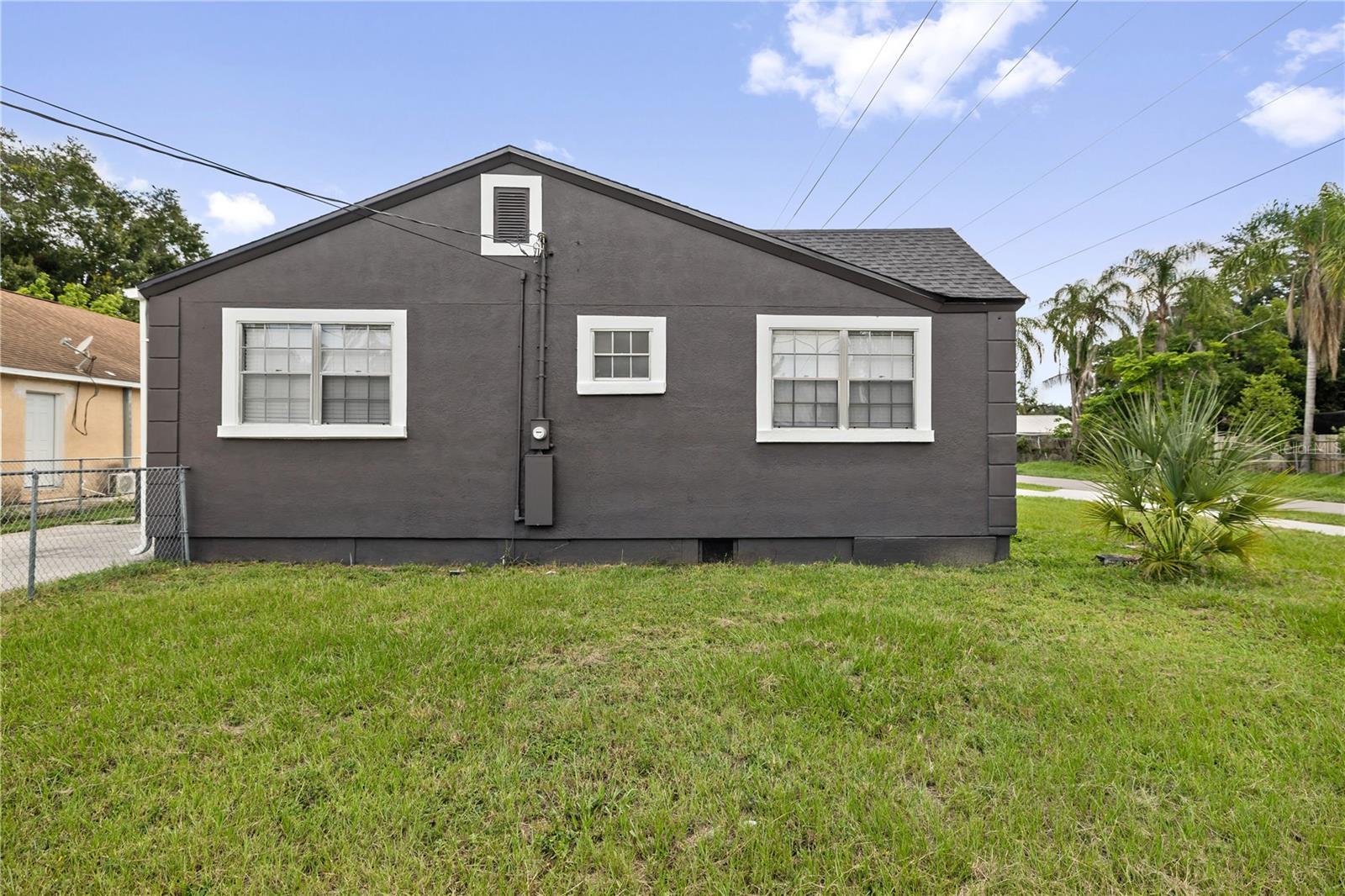 2202 N Glen Ave Property Photo 17