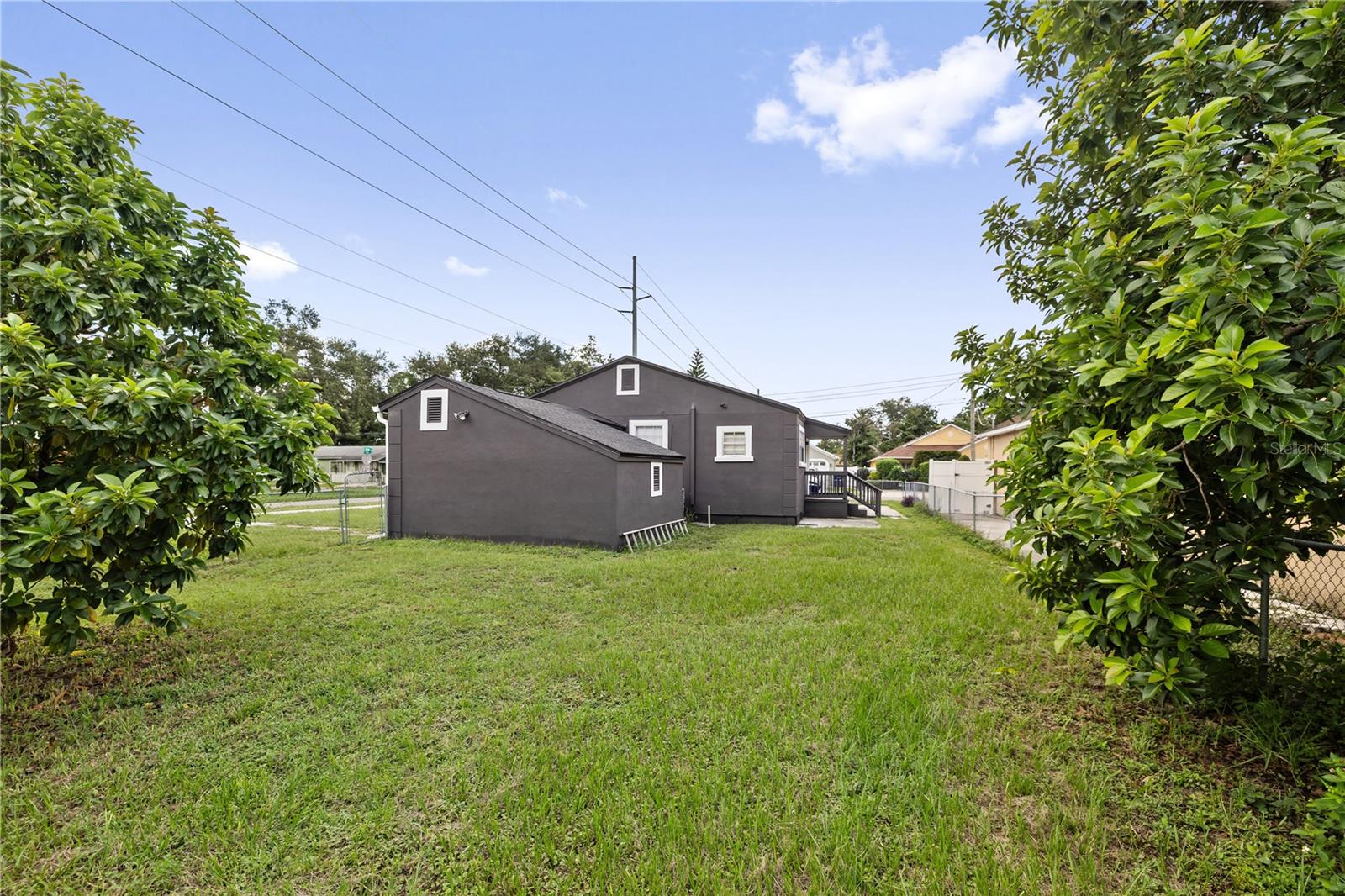 2202 N Glen Ave Property Photo 18