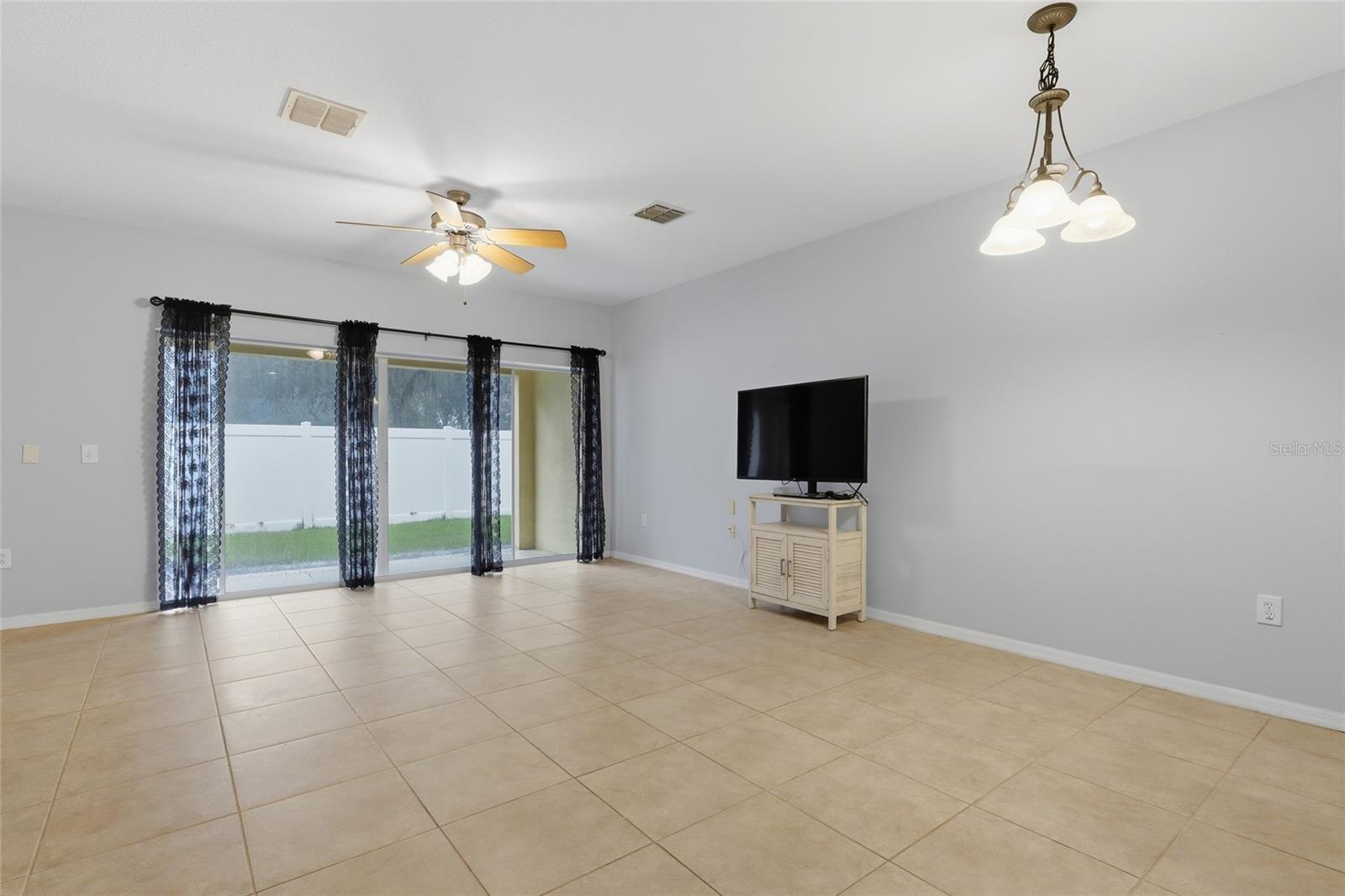 20456 Needletree Dr Property Photo 7