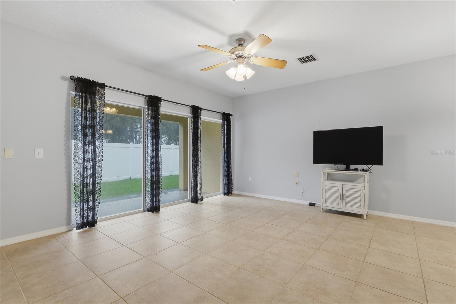 20456 Needletree Dr Property Photo 8