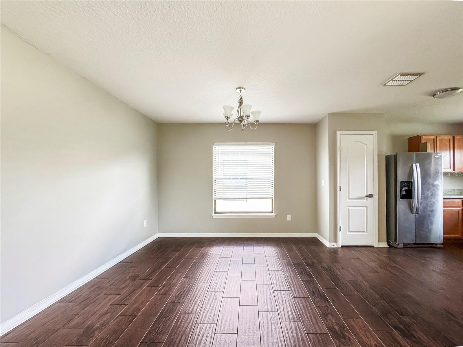 TB8543557 Property Photo 5