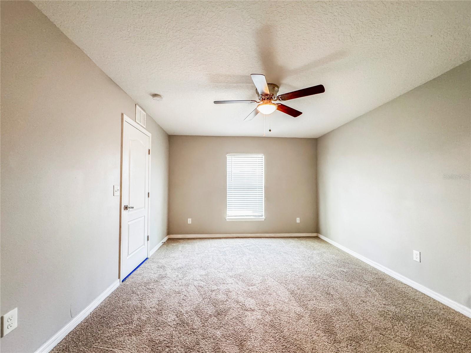 TB8543557 Property Photo 9