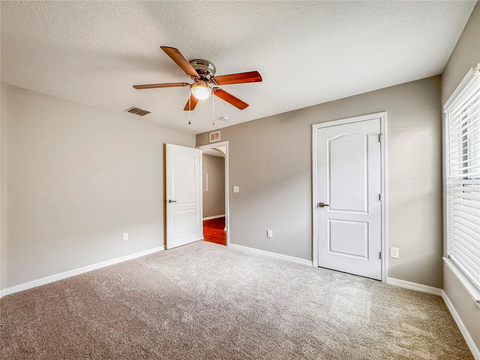 TB8543557 Property Photo 14