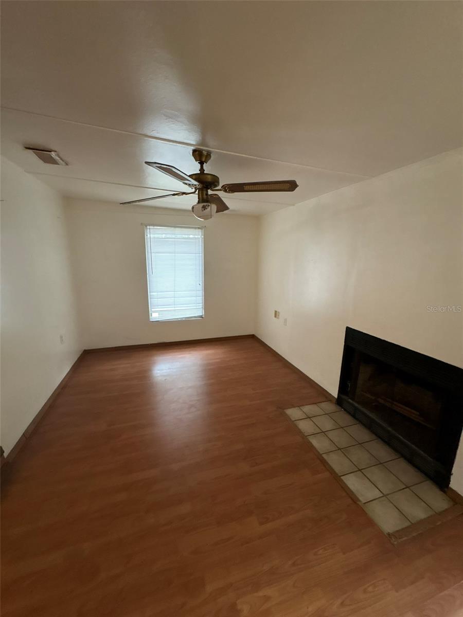 671 Dexter Dr Property Photo 10