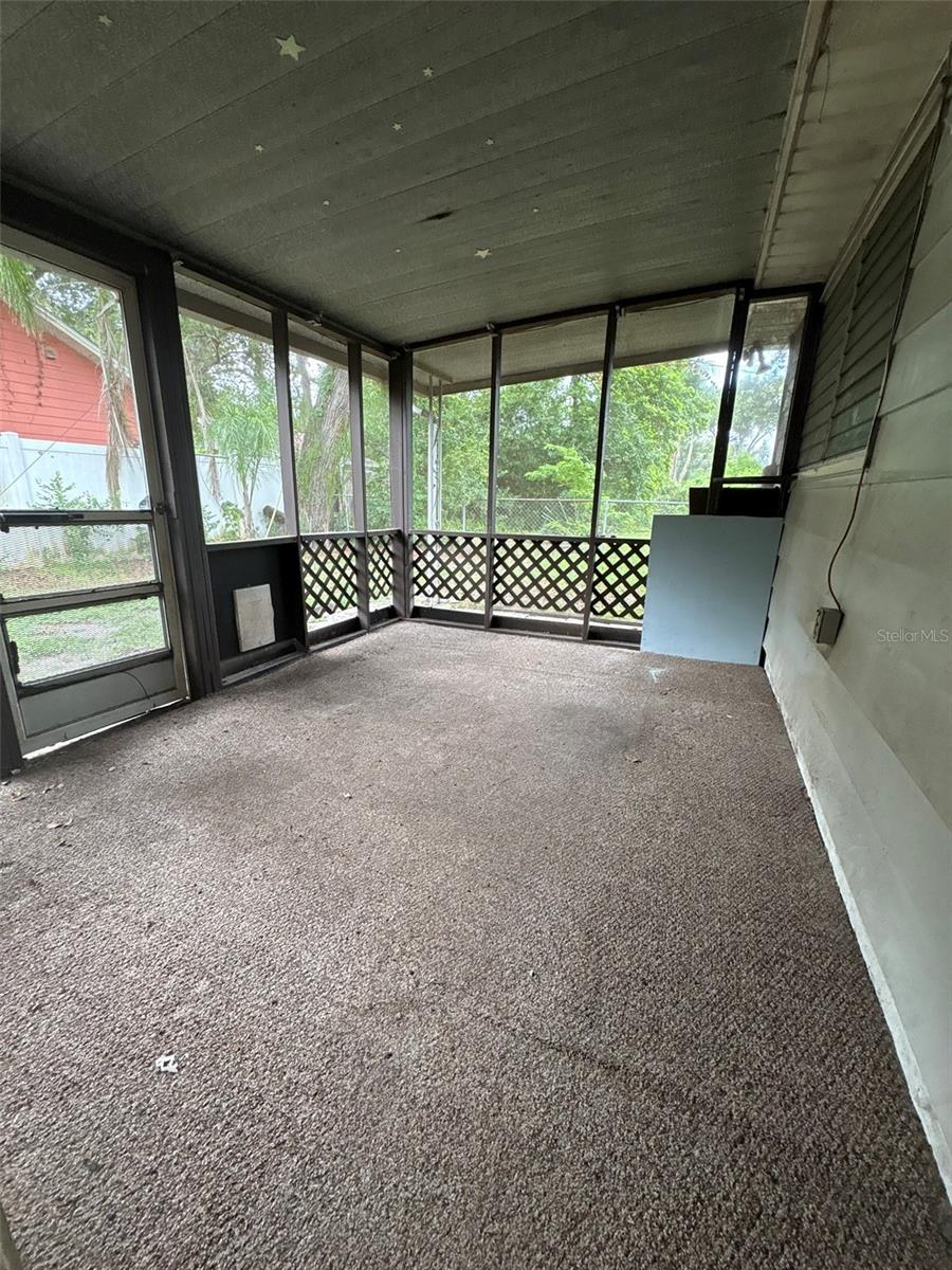 671 Dexter Dr Property Photo 17