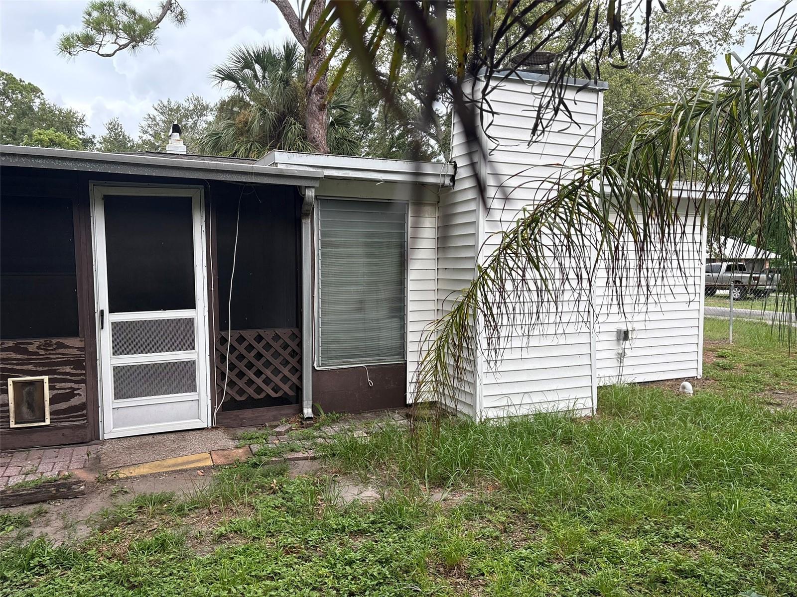 671 Dexter Dr Property Photo 18
