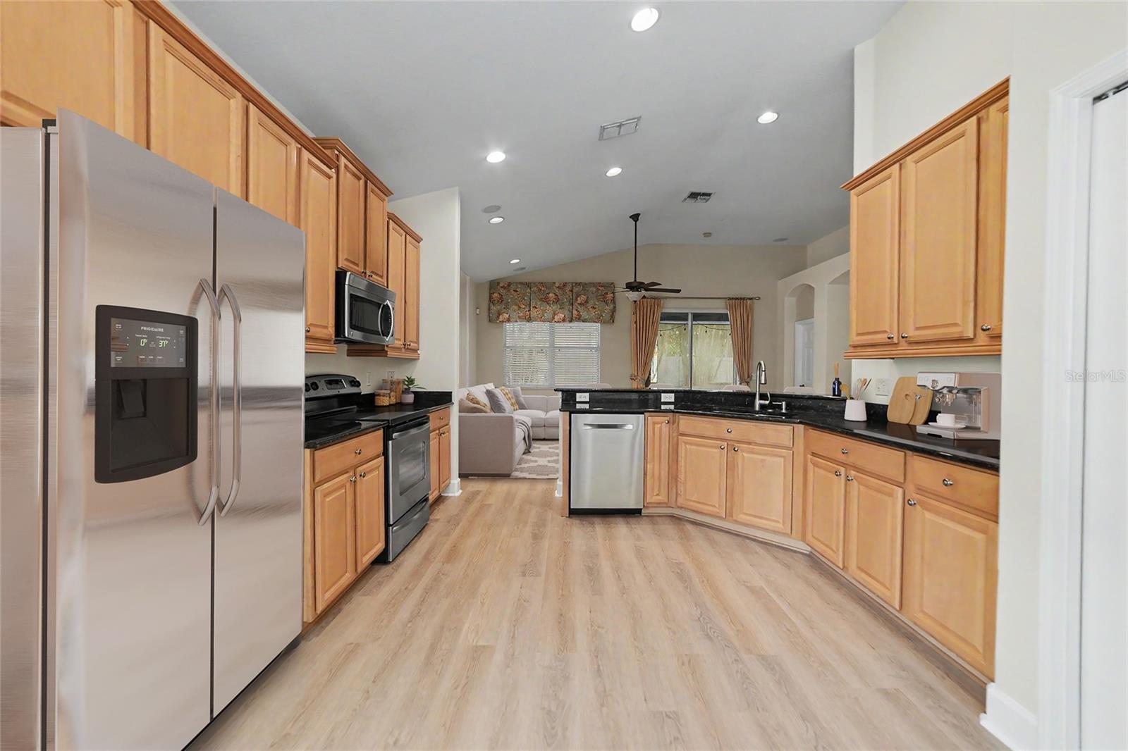 12802 Avelar Creek Dr Property Photo 8