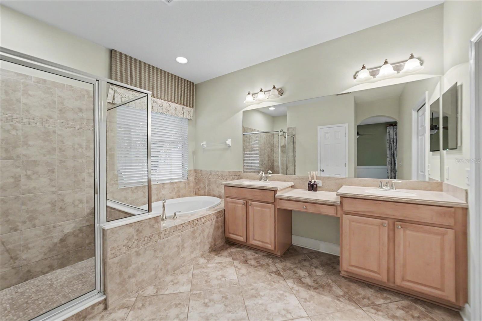 12802 Avelar Creek Dr Property Photo 15